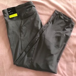 Nike tight fit capris